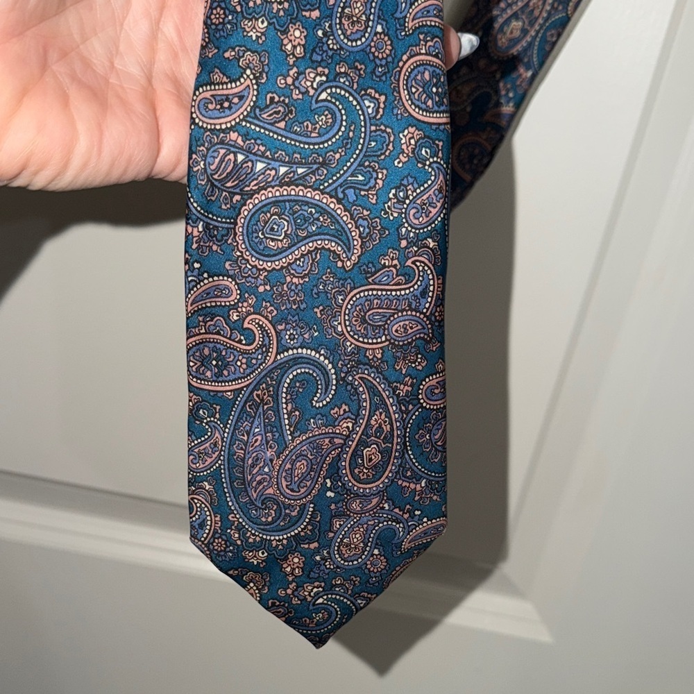 Guy Laroche Vintage Paris NY Silk Paisley Tie